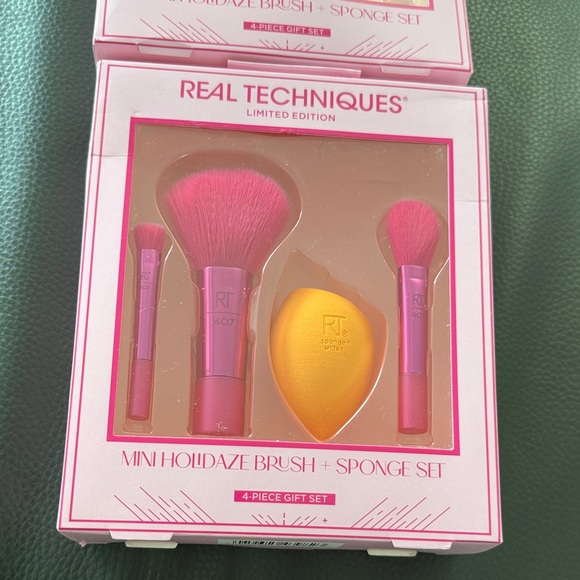 🩷Real Techniques Limited Edition Mini Set New - Picture 5 of 6